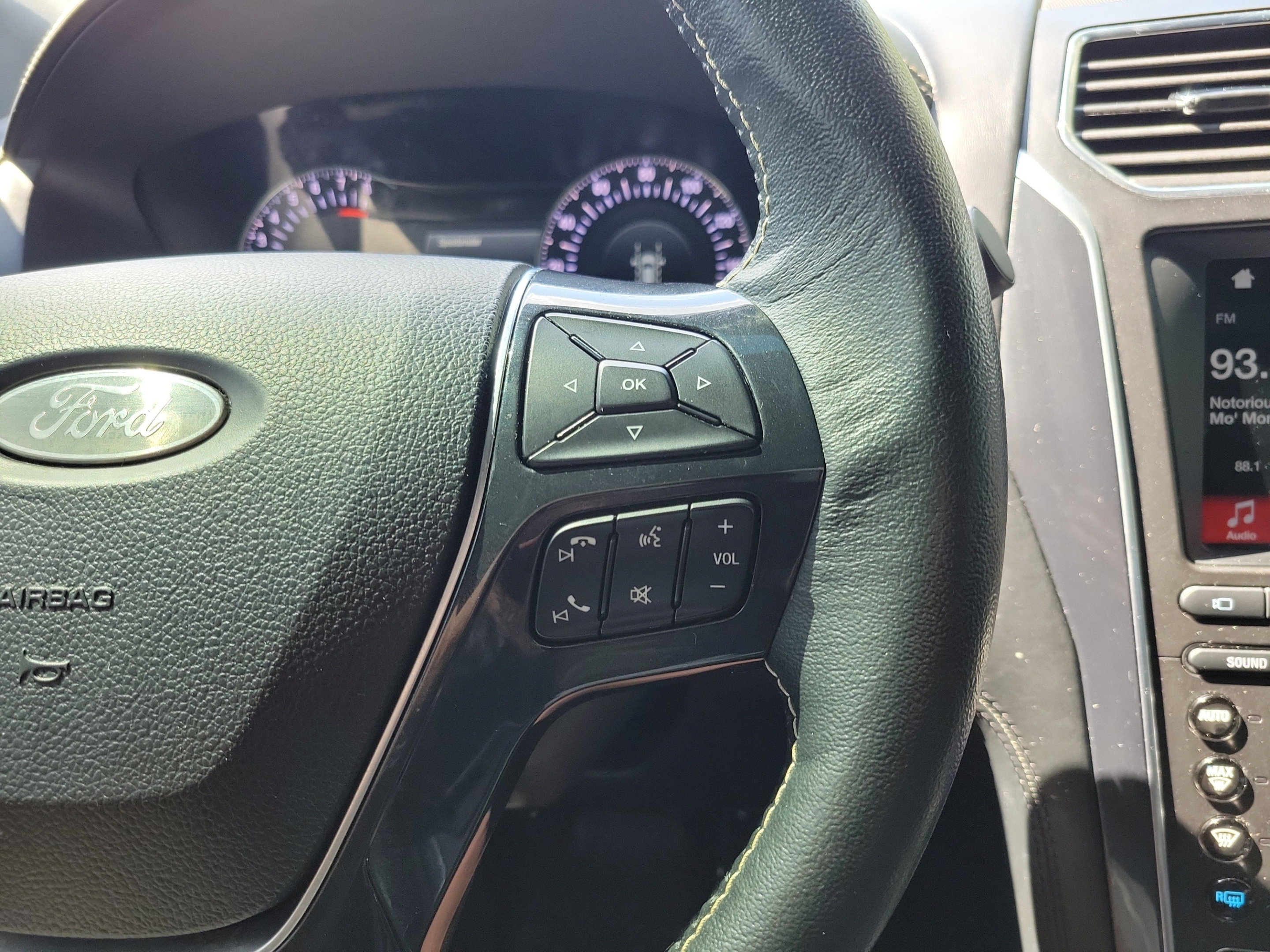 Used 2019 Ford Explorer Platinum AWD/4WD image 24