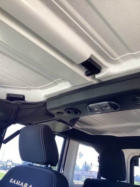 Used 2015 Jeep Wrangler Unlimited Sahara w/ Dual Top Group AWD/4WD image 14