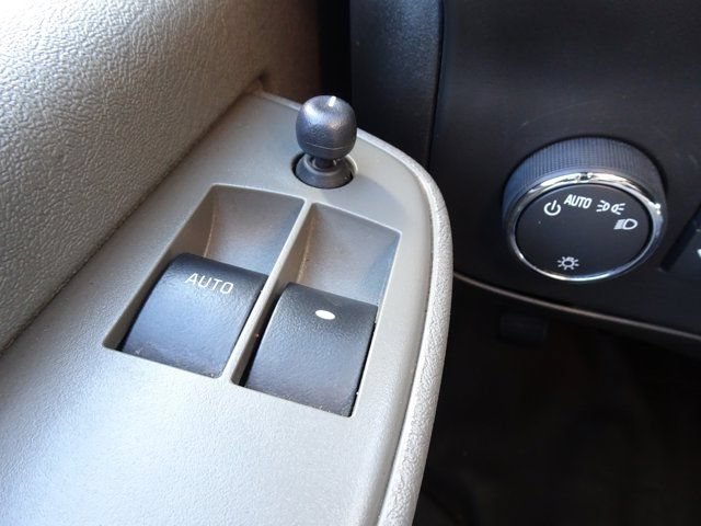 Used 2024 Chevrolet Express 2500 w/ Driver Convenience Package RWD image 23