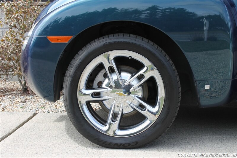 Used 2006 Chevrolet SSR w/ Preferred Equipment Group RWD image 11