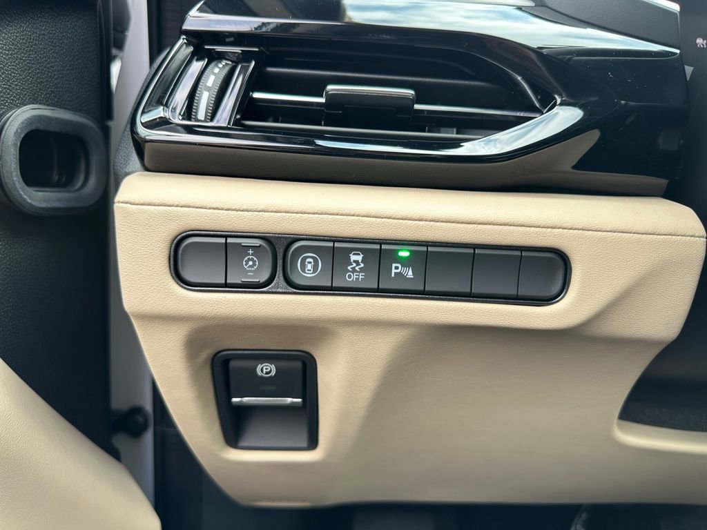 Used 2025 Acura MDX w/ Technology Package image 25