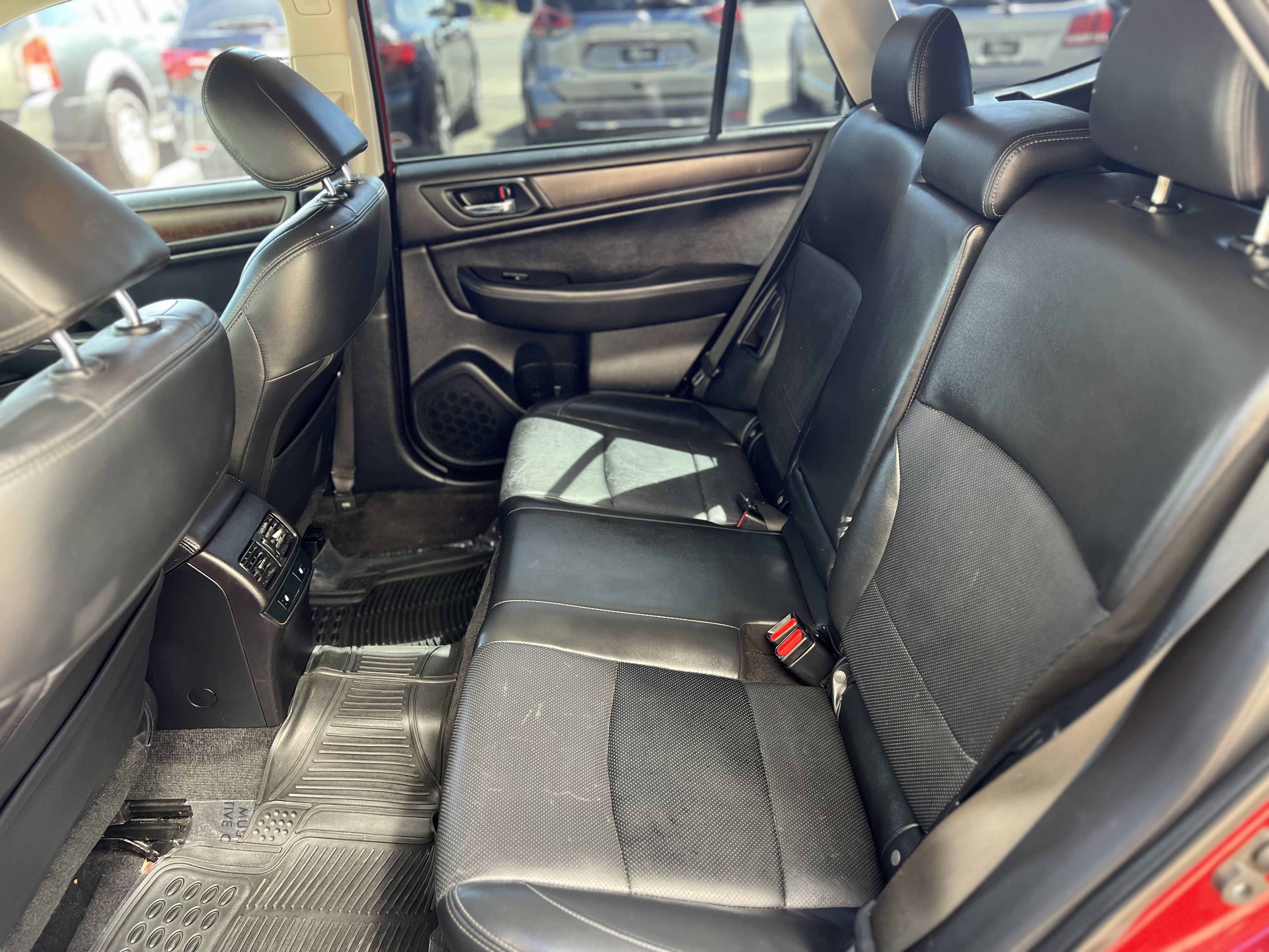 Used 2015 Subaru Outback 3.6R Limited image 22