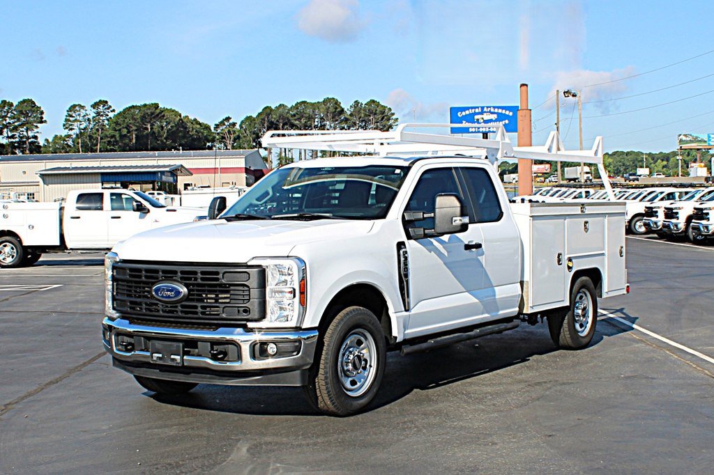 Used 2024 Ford F350 XL w/ XL Chrome Package RWD image 2