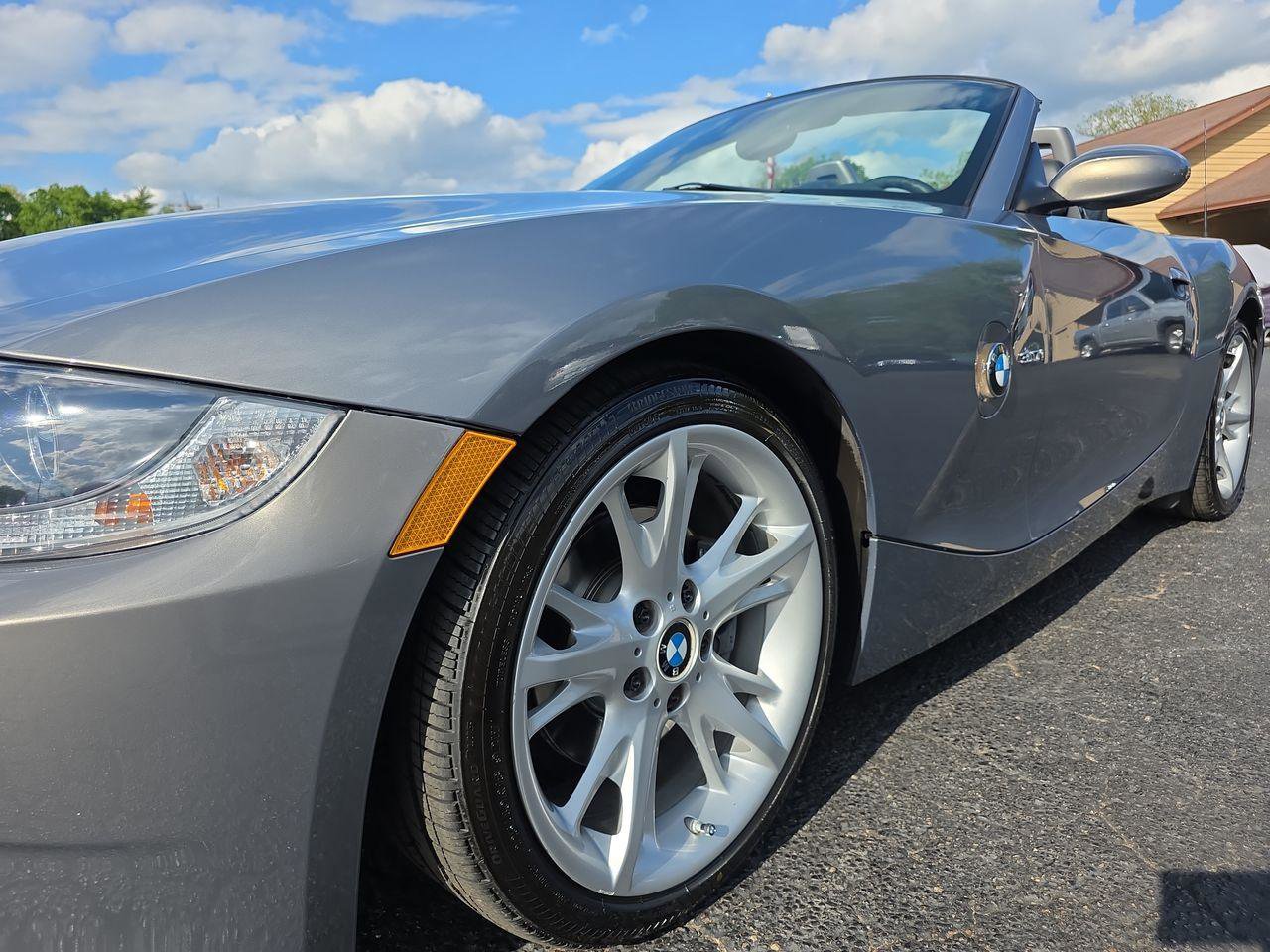 Used 2008 BMW Z4 3.0i RWD image 40