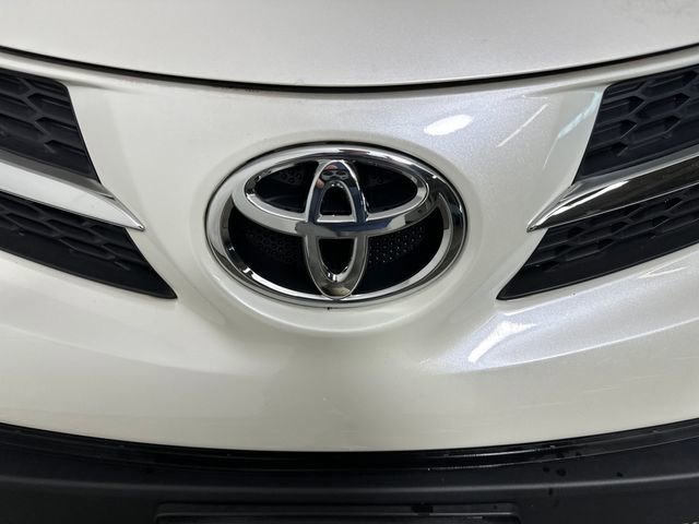Used 2015 Toyota RAV4 Limited image 9