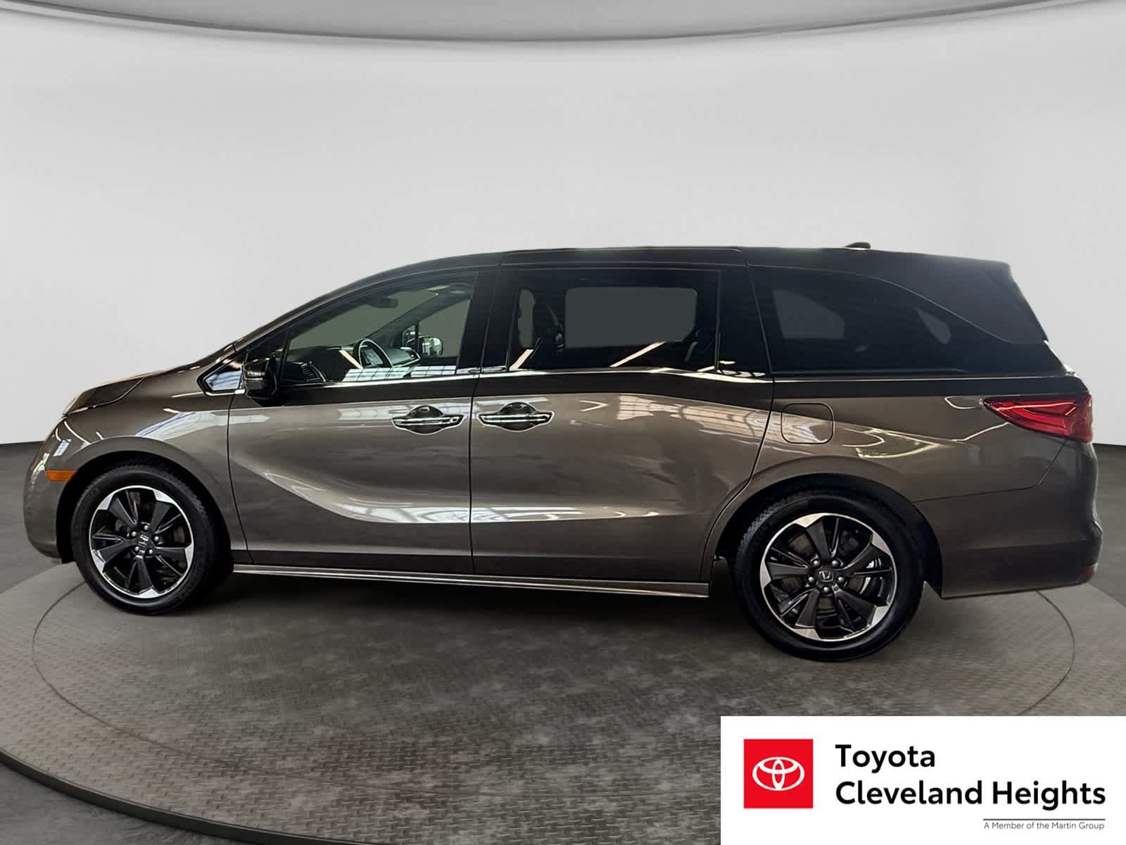 Used 2021 Honda Odyssey Elite image 8