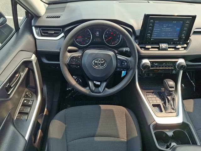 Used 2021 Toyota RAV4 LE AWD/4WD image 11