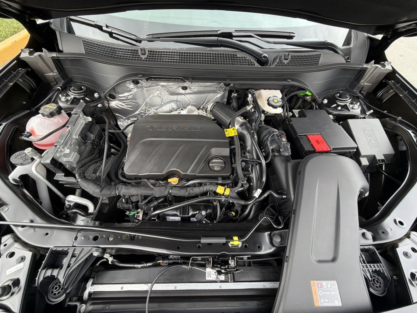 New 2026 Chevrolet Trax ACTIV w/ Sunroof Package FWD image 28
