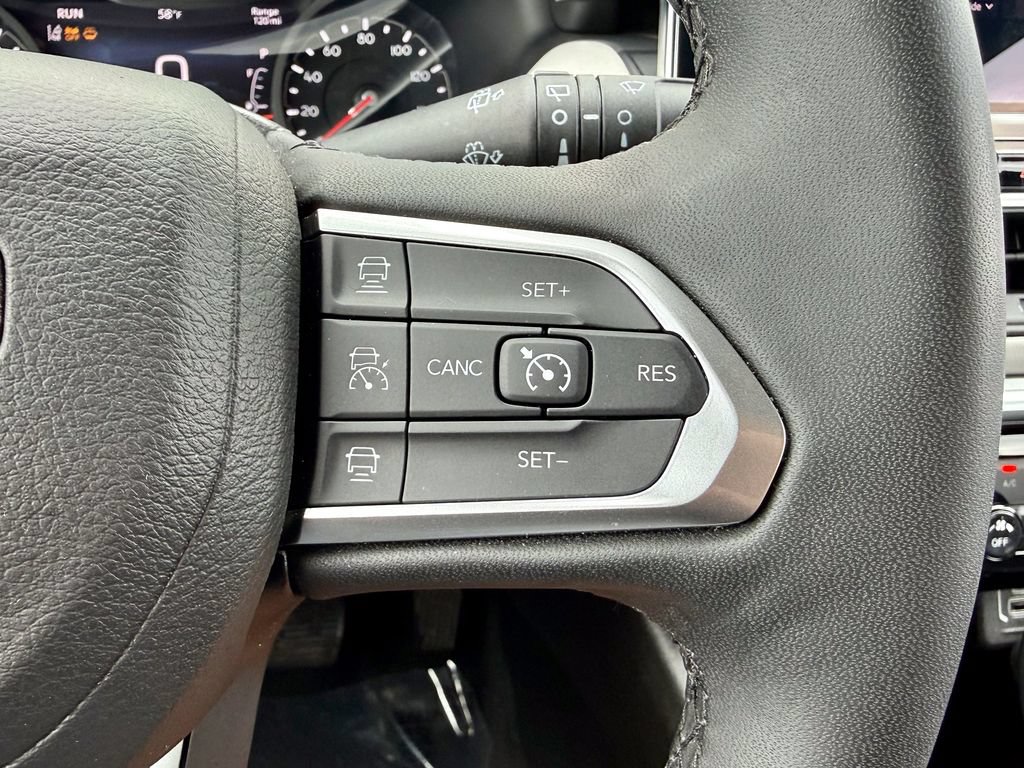 Used 2025 Jeep Compass Limited AWD/4WD image 25