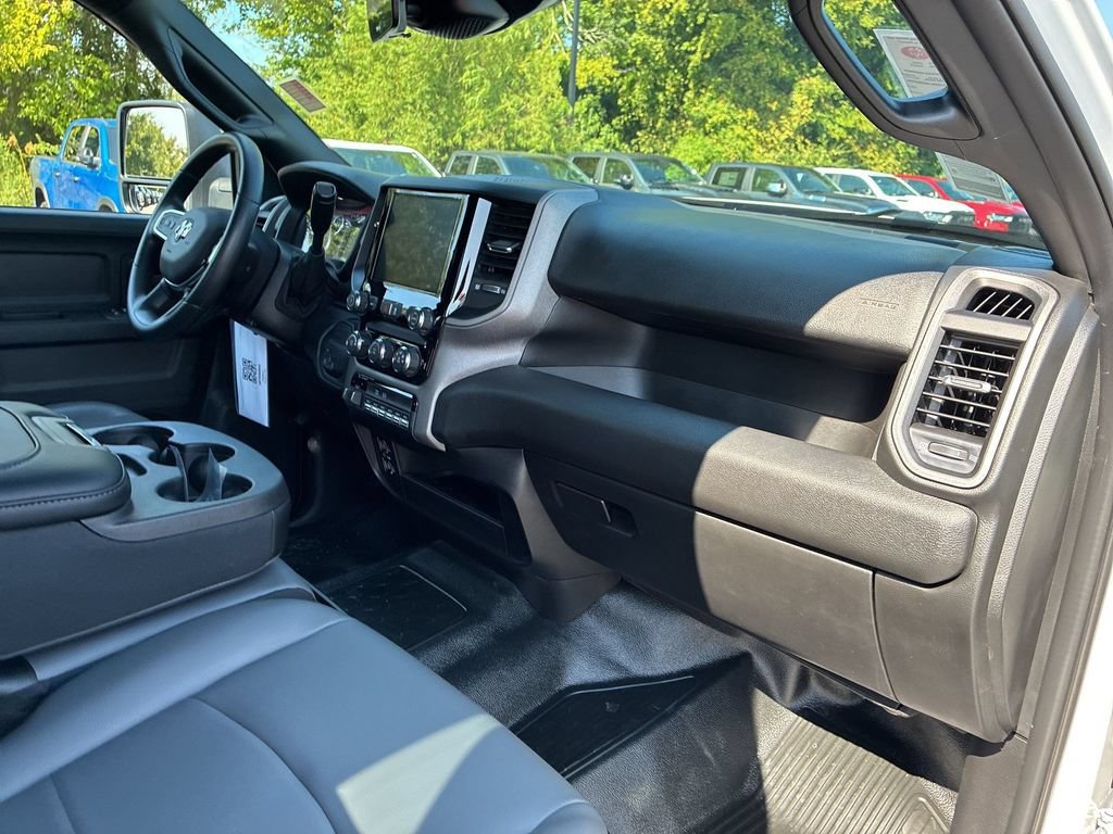 New 2026 RAM 3500 Tradesman AWD/4WD image 32