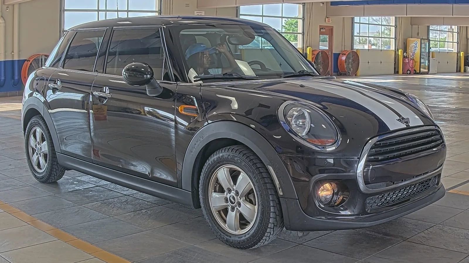 Used 2019 MINI Cooper 4-Door Hardtop FWD image 1