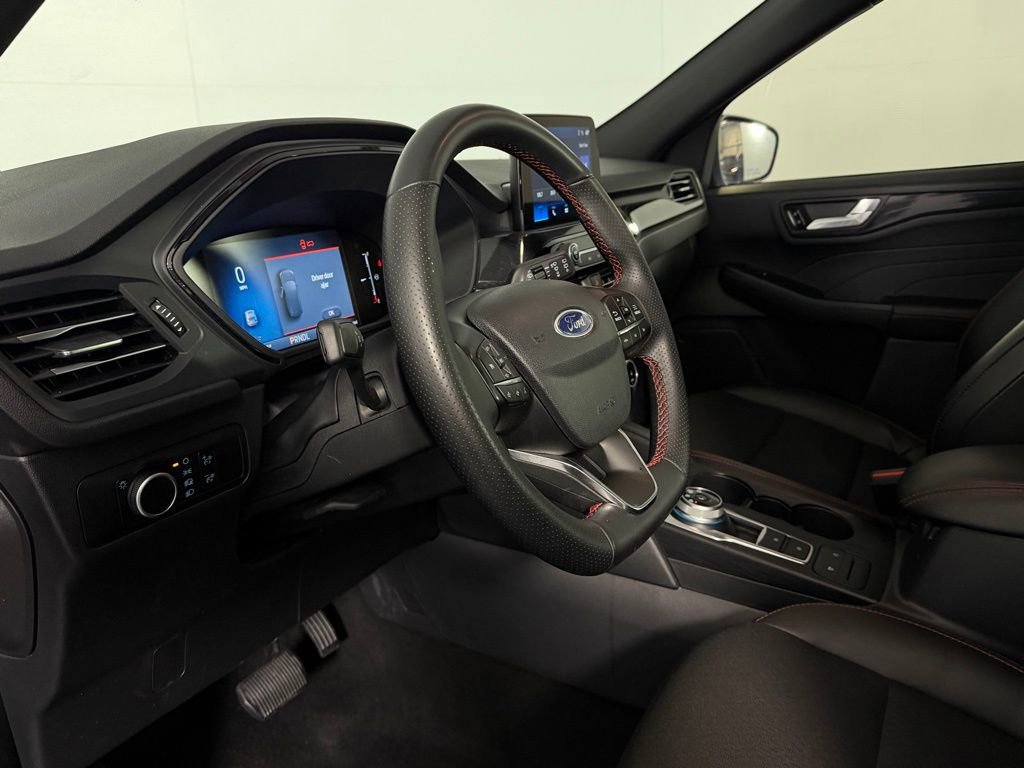 Used 2025 Ford Escape ST-Line image 19