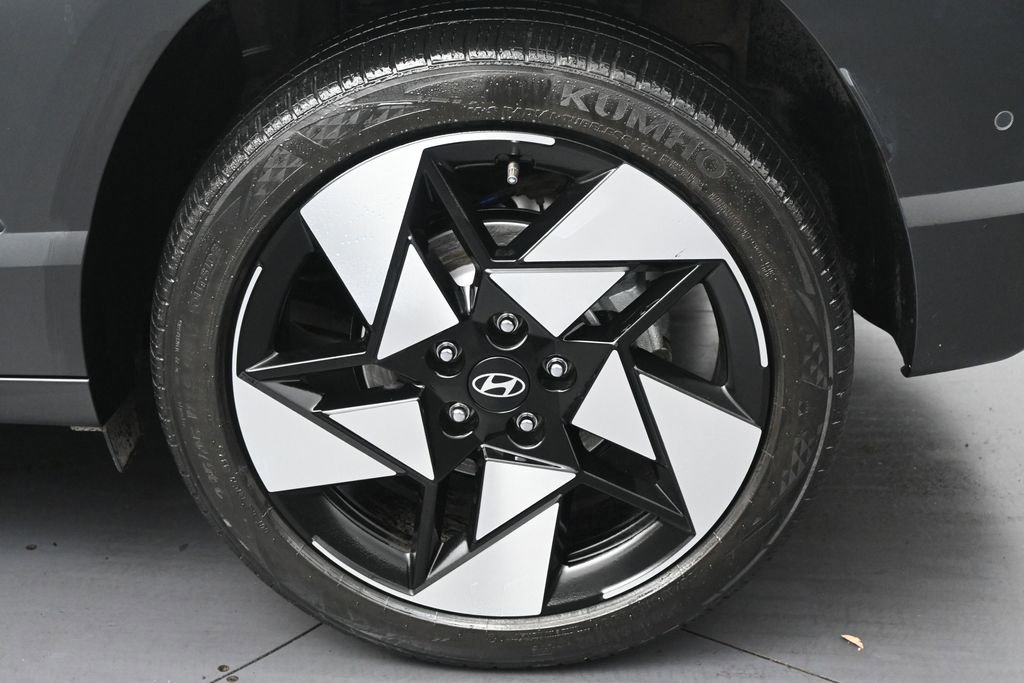 Used 2024 Hyundai Kona Limited FWD image 36