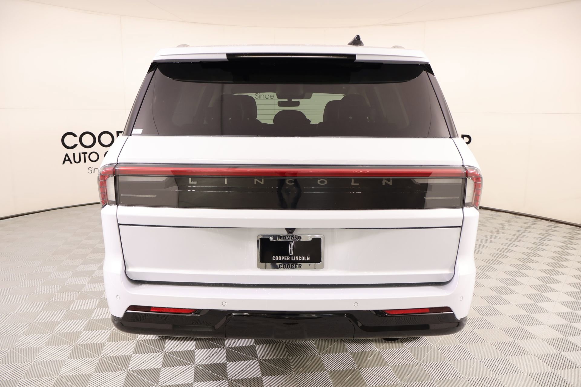 New 2026 Lincoln Navigator Premiere AWD/4WD image 22
