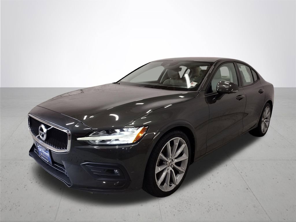 Used 2021 Volvo S60 T6 Momentum w/ Advanced Package AWD/4WD image 2