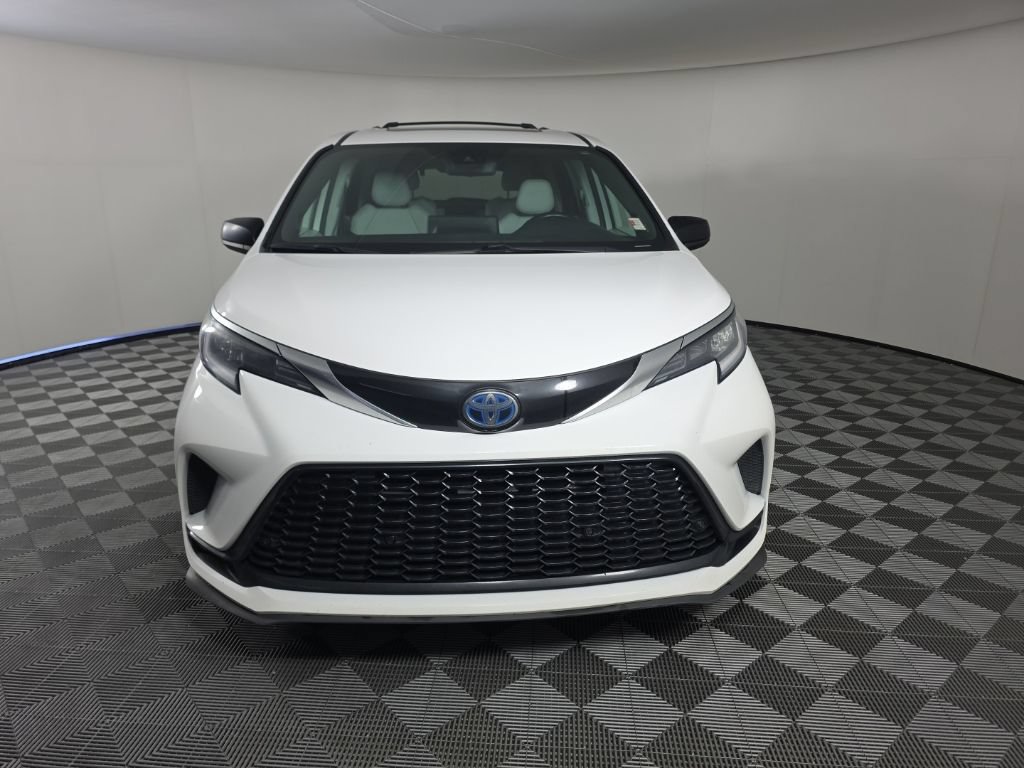Used 2022 Toyota Sienna XSE AWD/4WD image 8