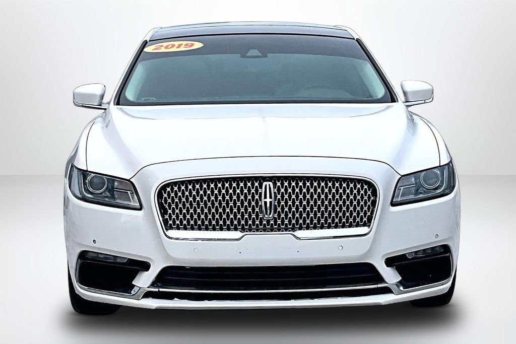 Used 2019 Lincoln Continental Select w/ Continental Climate Package image 2