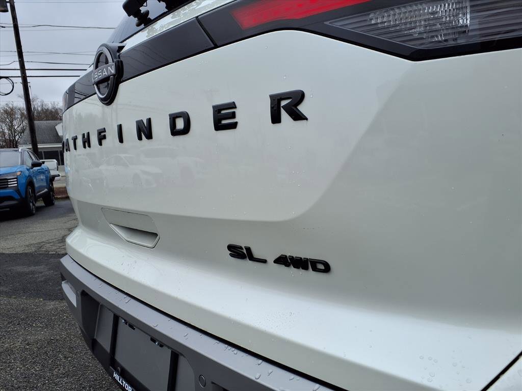 Certified 2023 Nissan Pathfinder SL w/ Black Appearance Package AWD/4WD image 17