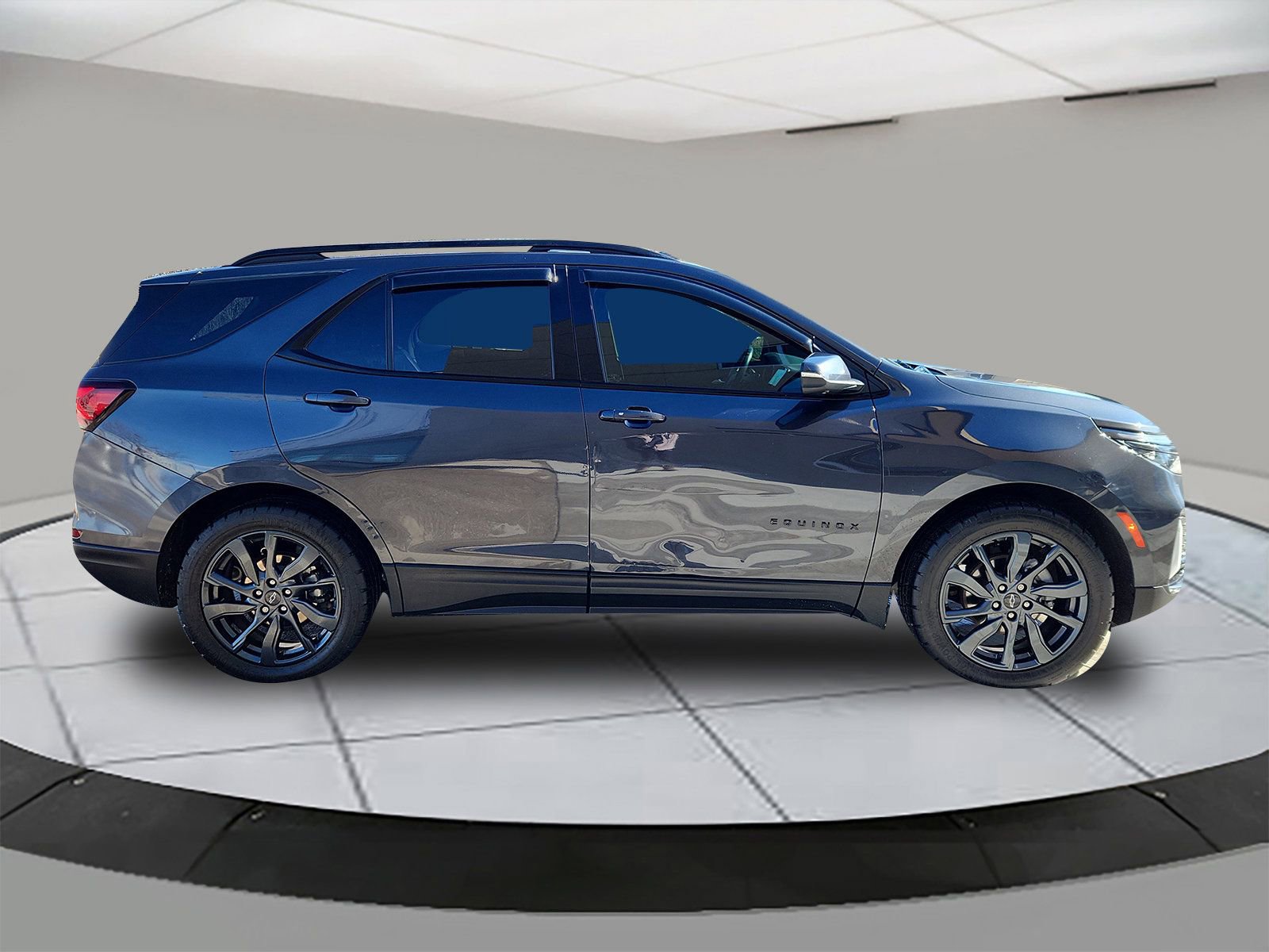 Used 2022 Chevrolet Equinox RS w/ RS Leather Package image 6