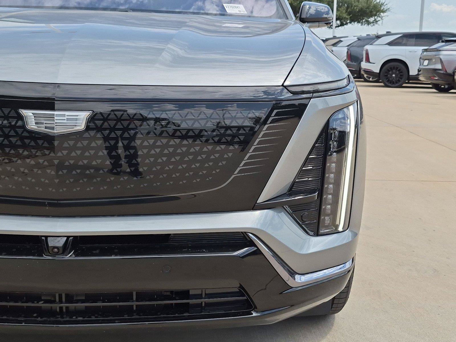 New 2027 Cadillac Vistiq Sport w/ LPO, Floor Liner Package AWD/4WD image 6
