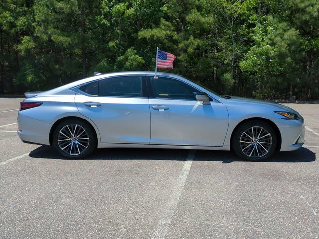 Used 2023 Lexus ES 350 w/ Premium Package FWD image 3