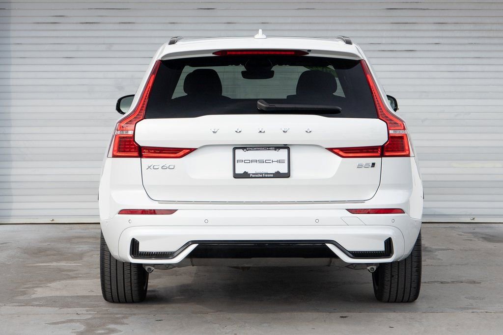 Used 2022 Volvo XC60 B5 R-Design w/ Advanced Package image 8