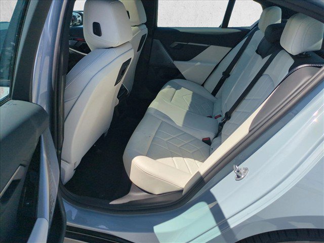 Certified 2026 BMW i5 eDrive40 w/ M Sport Package RWD image 20