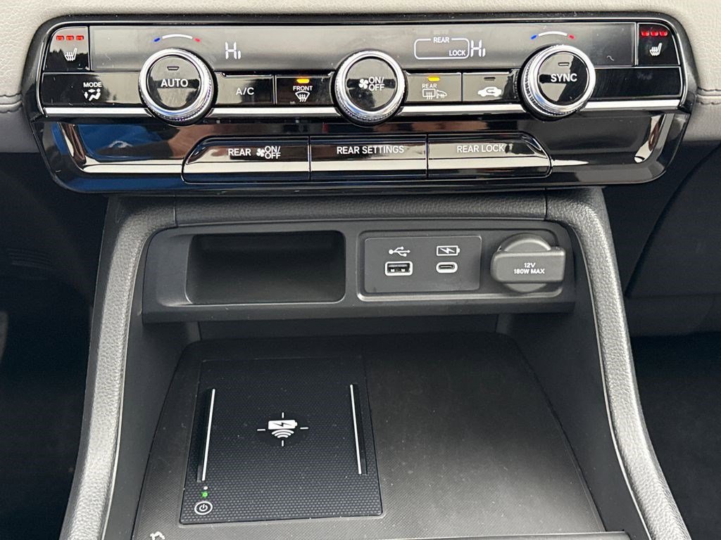 Certified 2025 Honda Pilot Touring image 34