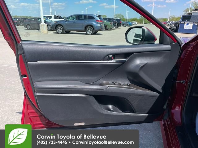 Used 2022 Toyota Camry XLE w/ Navigation Upgrade Package FWD image 18