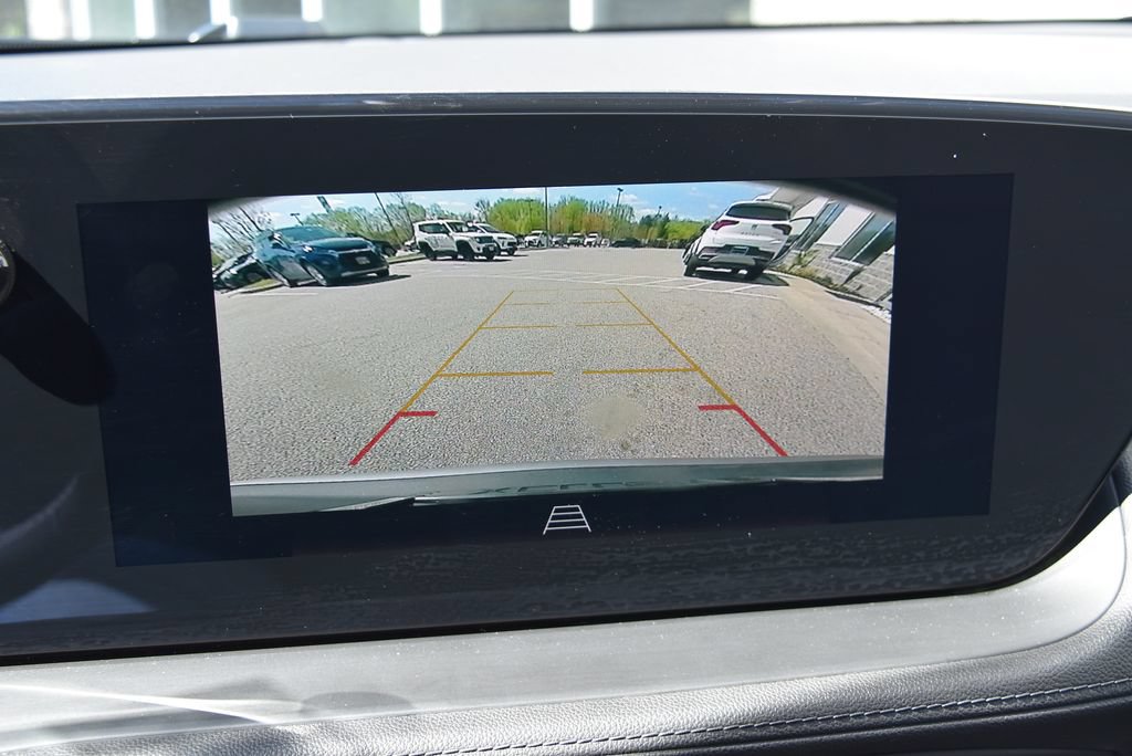 Used 2025 Buick Encore GX Preferred AWD/4WD image 15