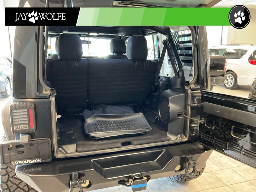 Used 2014 Jeep Wrangler Unlimited Rubicon w/ Connectivity Group AWD/4WD image 22