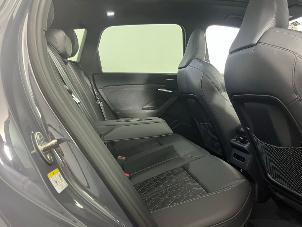 Used 2025 Audi SQ6 e-tron Prestige w/ Black Edition One AWD/4WD image 21