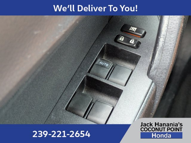 Used 2015 Toyota Corolla LE FWD image 25