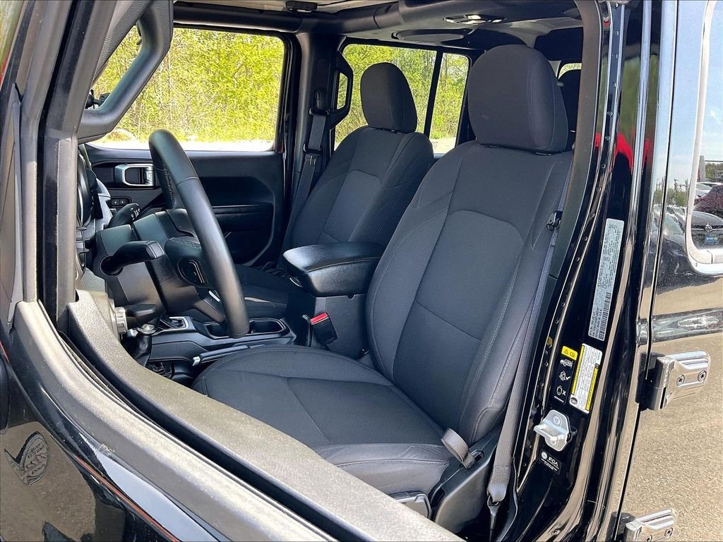Used 2023 Jeep Gladiator Sport AWD/4WD image 9