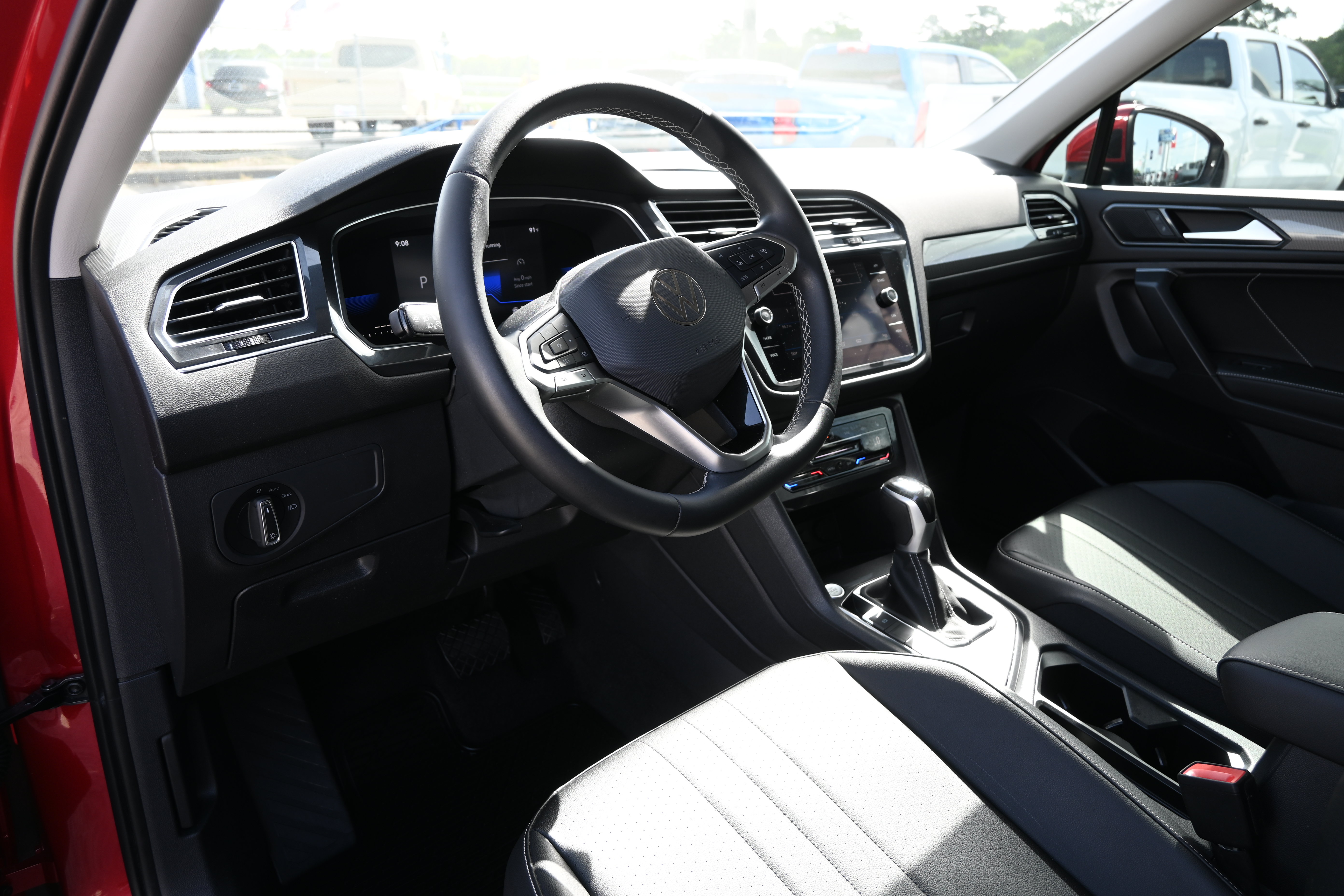 Used 2022 Volkswagen Tiguan SE FWD image 13