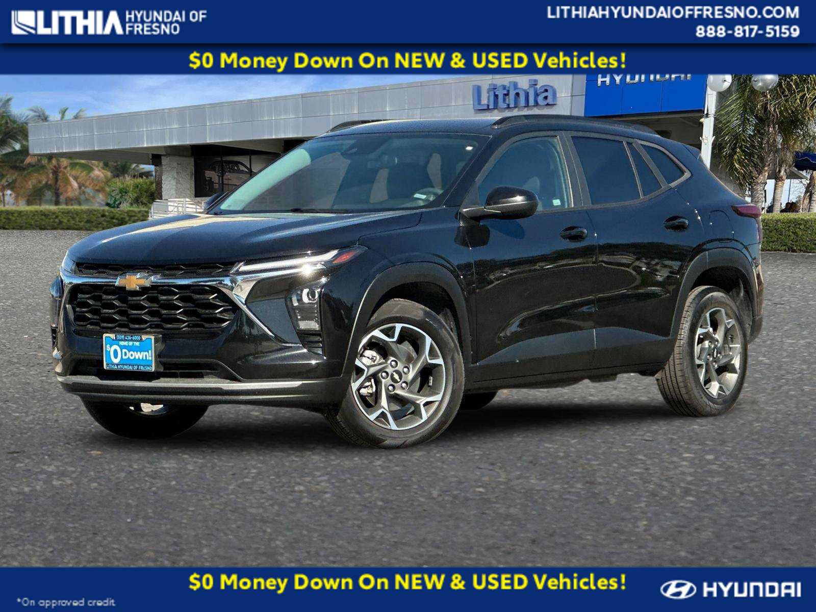 Used 2024 Chevrolet Trax LT FWD image 1