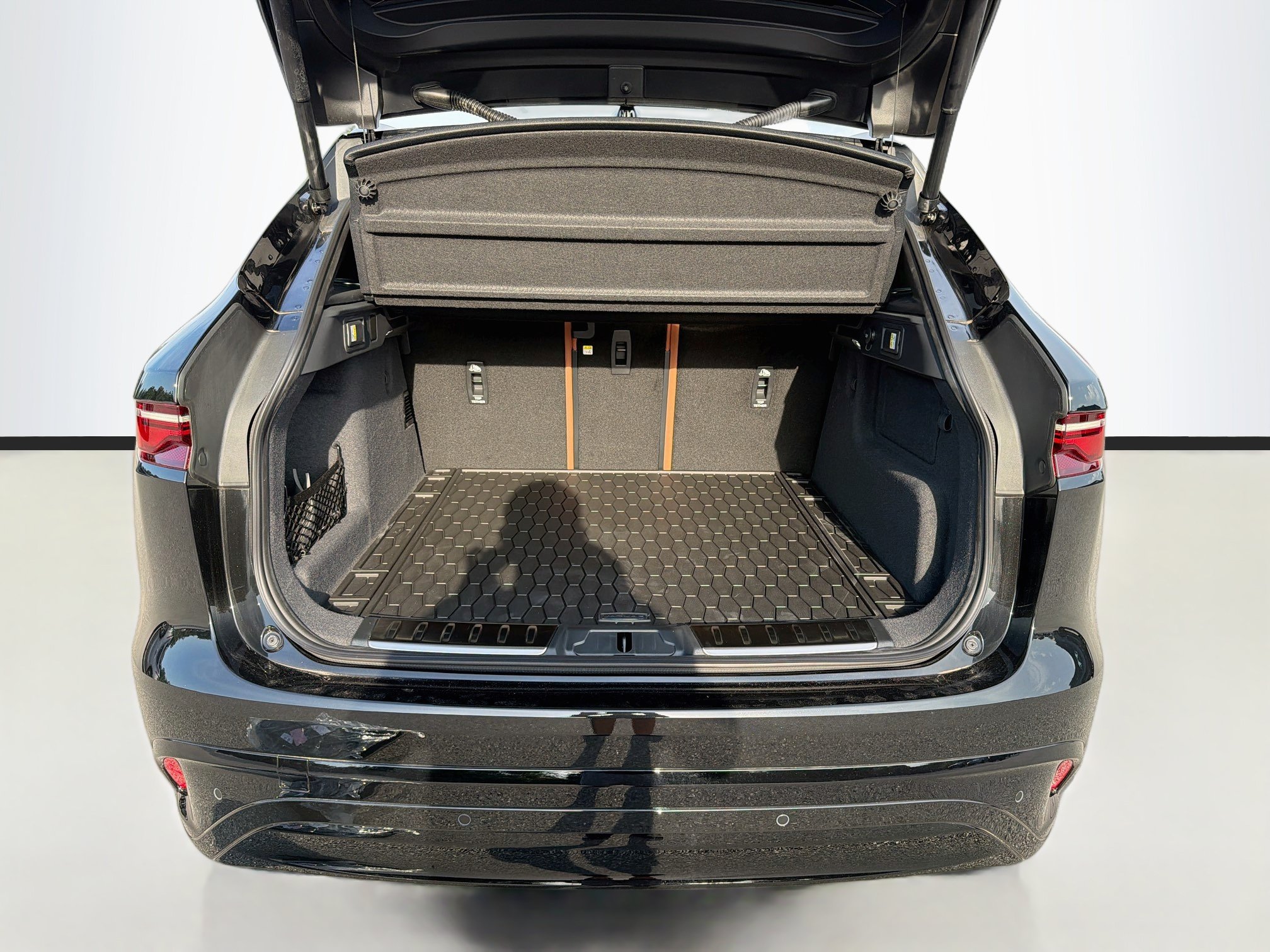New 2026 Jaguar F-PACE R-Dynamic S AWD/4WD image 12