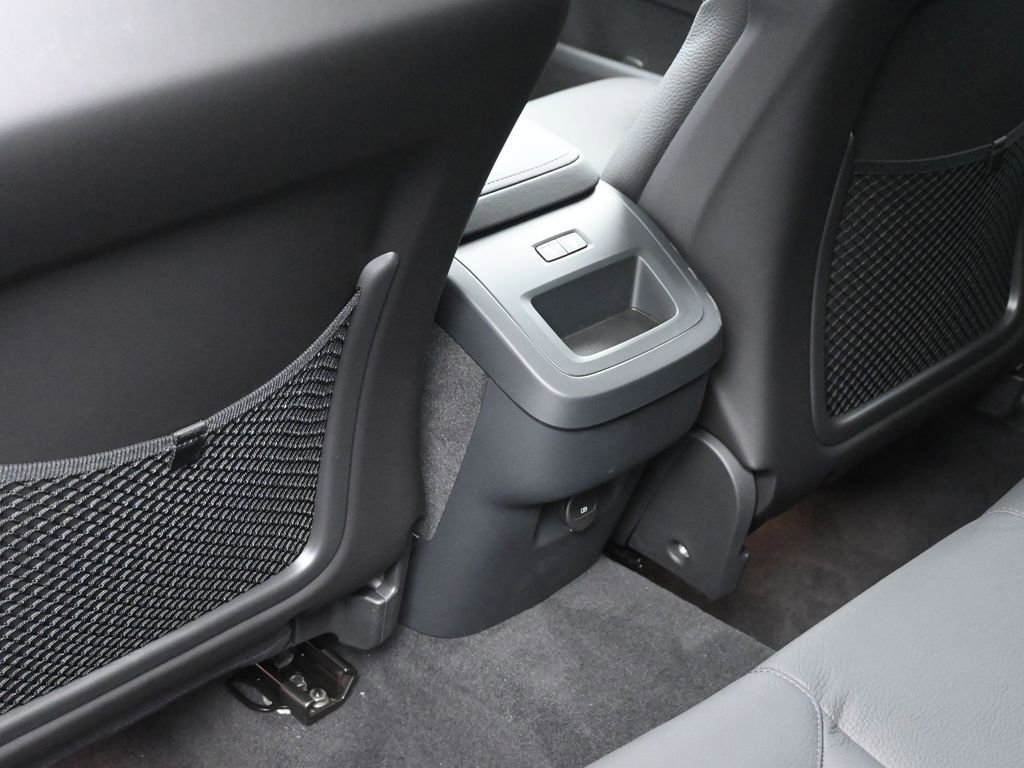 New 2025 Volvo XC60 B5 Plus w/ Protection Package Premier image 24
