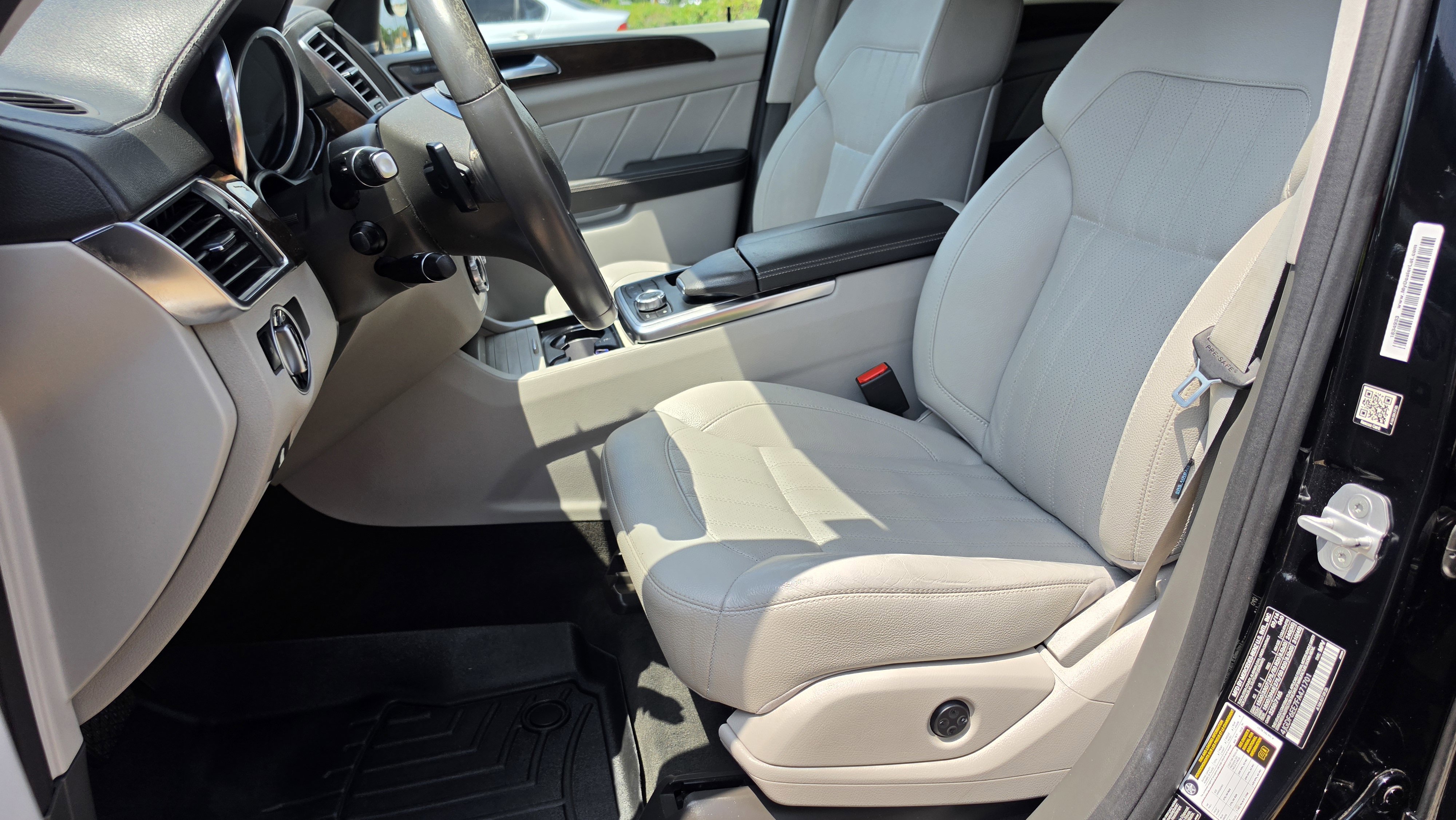 Used 2015 Mercedes-Benz GL 450 4MATIC w/ Appearance Package image 24