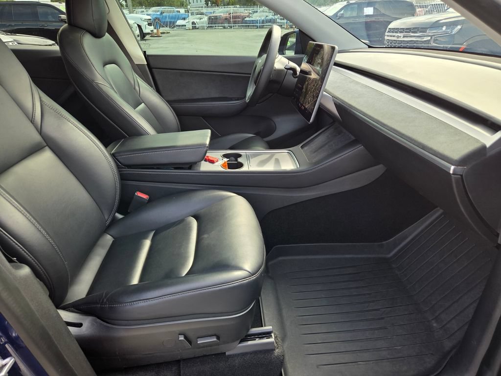 Used 2021 Tesla Model Y Long Range AWD/4WD image 17