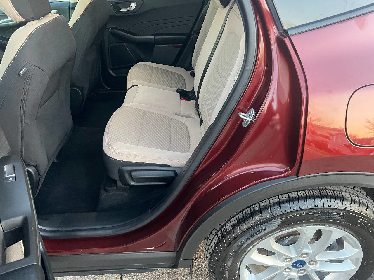 Used 2021 Ford Escape SE image 20