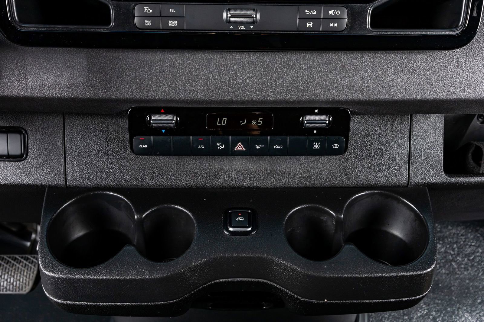 Used 2024 Mercedes-Benz Sprinter 3500 image 25