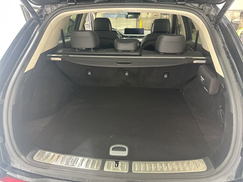 Used 2023 Genesis GV70 2.5T Select w/ Select Package image 30