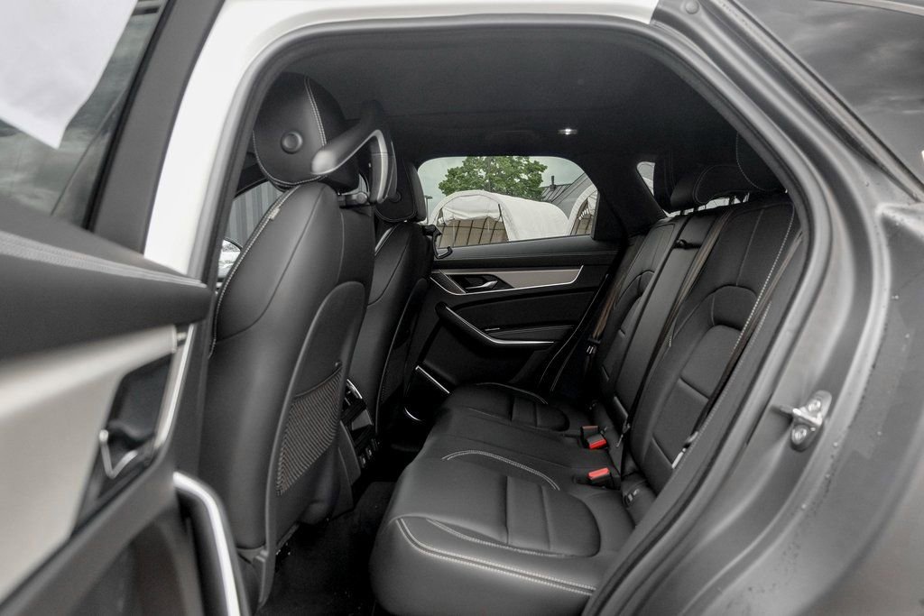 New 2026 Jaguar F-PACE R-Dynamic S image 16