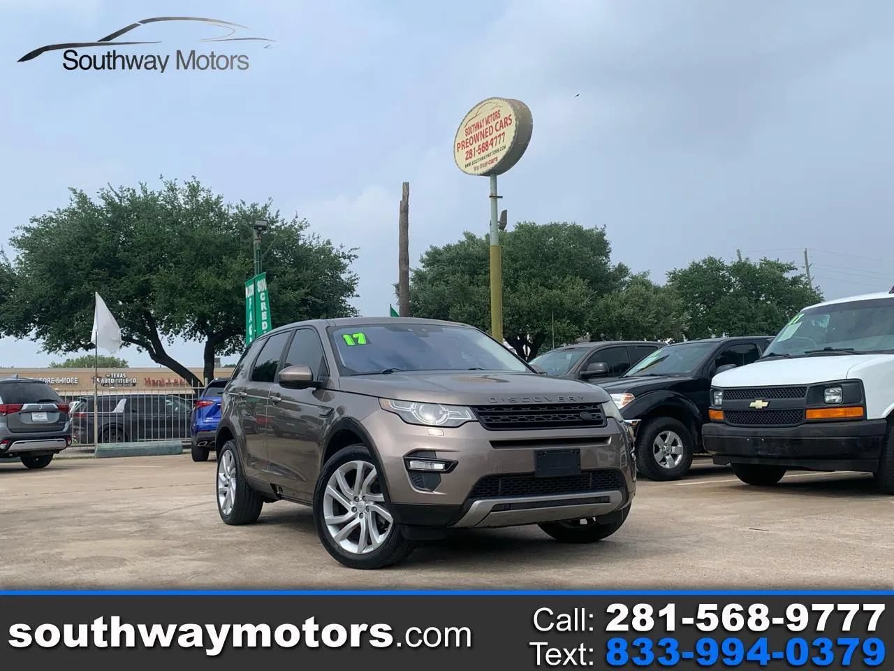Used 2017 Land Rover Discovery Sport HSE AWD/4WD image 1