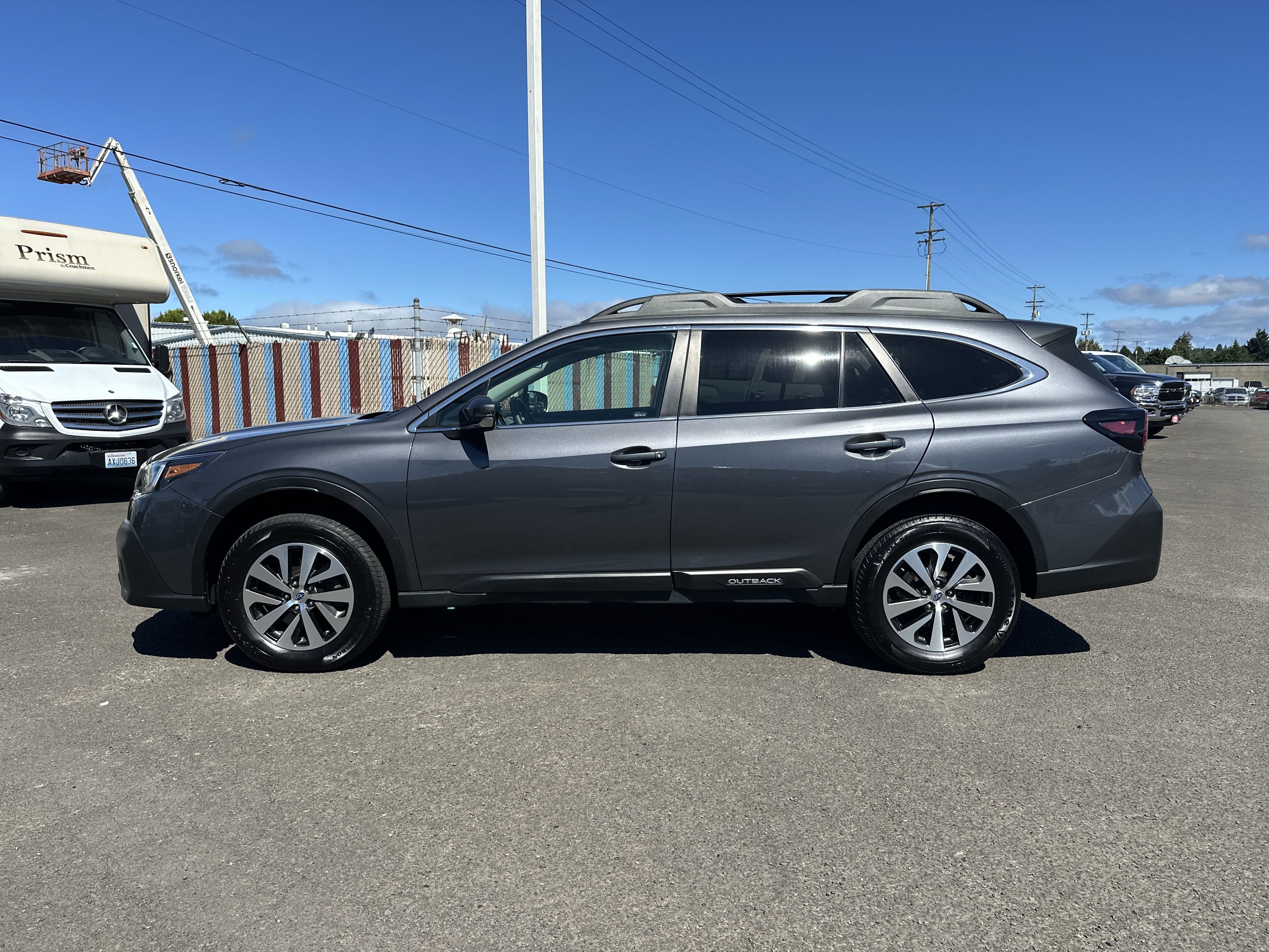 Used 2022 Subaru Outback Premium AWD/4WD image 2