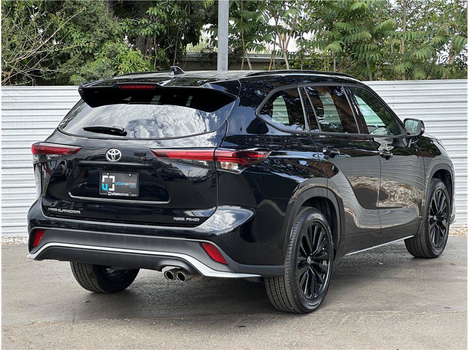Used 2025 Toyota Highlander XSE AWD/4WD image 10