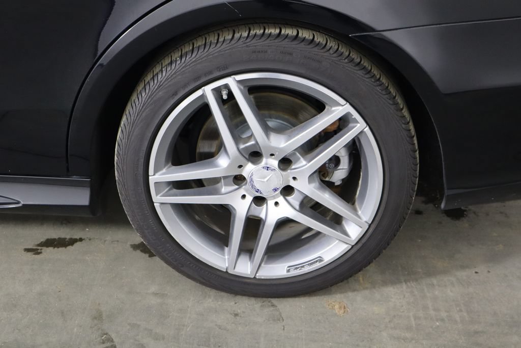 Used 2014 Mercedes-Benz E 550 4MATIC Sedan image 36