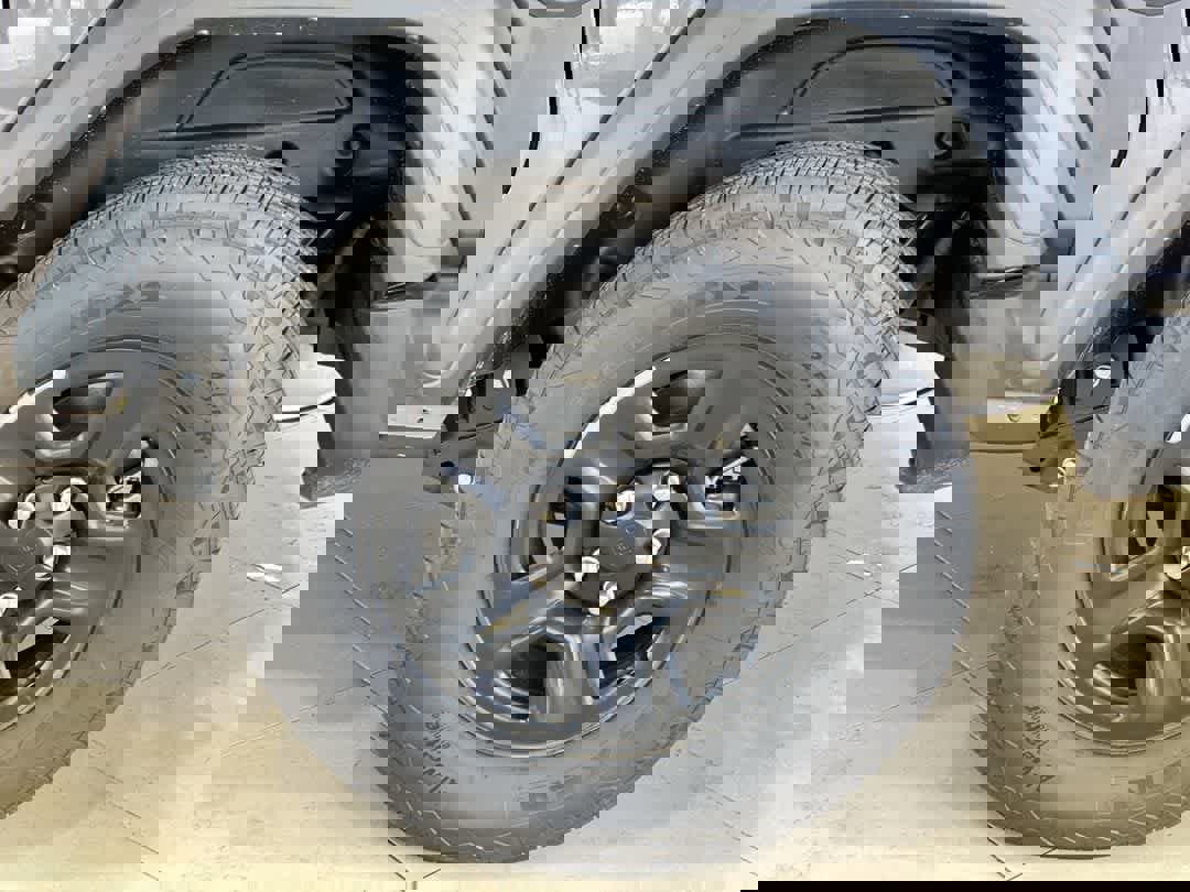 Used 2025 Jeep Wrangler Sport image 12