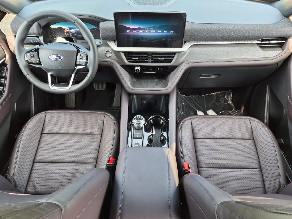 New 2026 Ford Explorer Platinum w/ LUX Leather Package AWD/4WD image 13